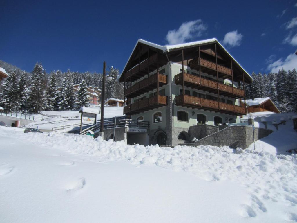 Rta Torre Del Brenta Aparthotel Мадона ди Кампильо Екстериор снимка